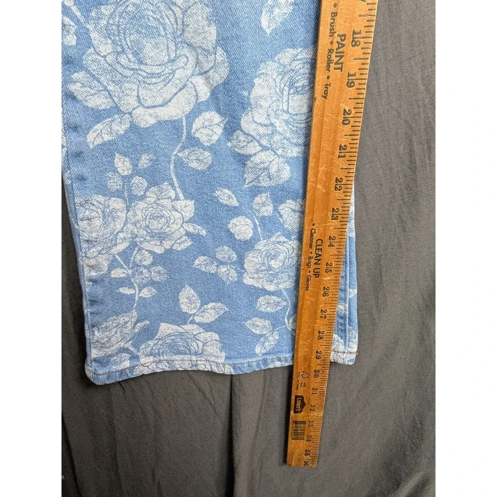 Celebrity Pink Women's‎ Blue and White Jeans Size 11/30